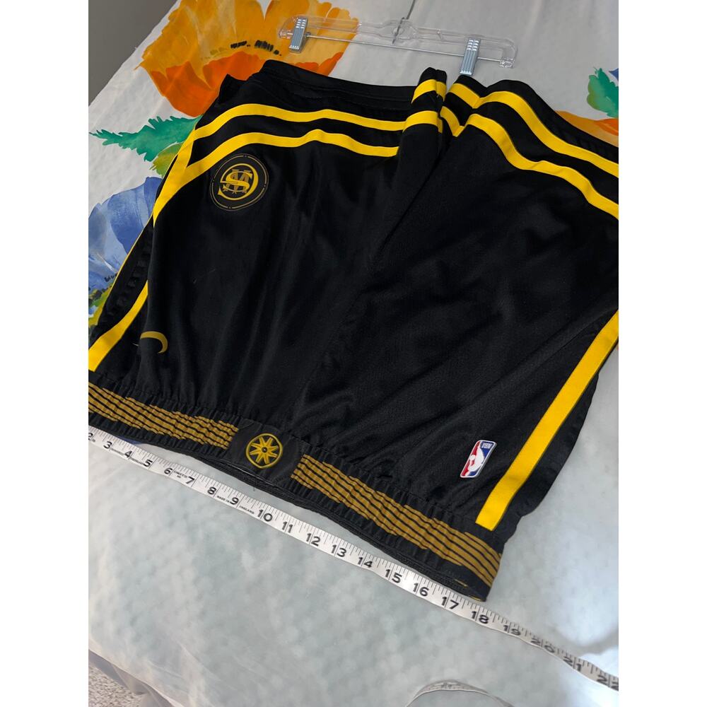 017 Nike Golden State Warriors Swingman City Edition Dri-FIT Shorts - Picture 8 of 9